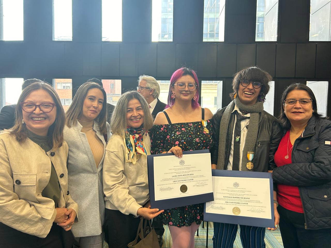 Reconocimiento Cruz San Pedro Claver Pontificia Universidad Javeriana